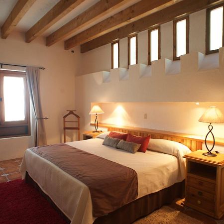 La Casona De Los Colibries El Pueblito  Ruang foto
