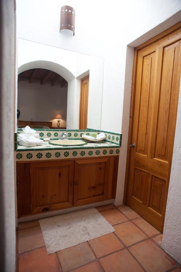 La Casona De Los Colibries El Pueblito  Ruang foto