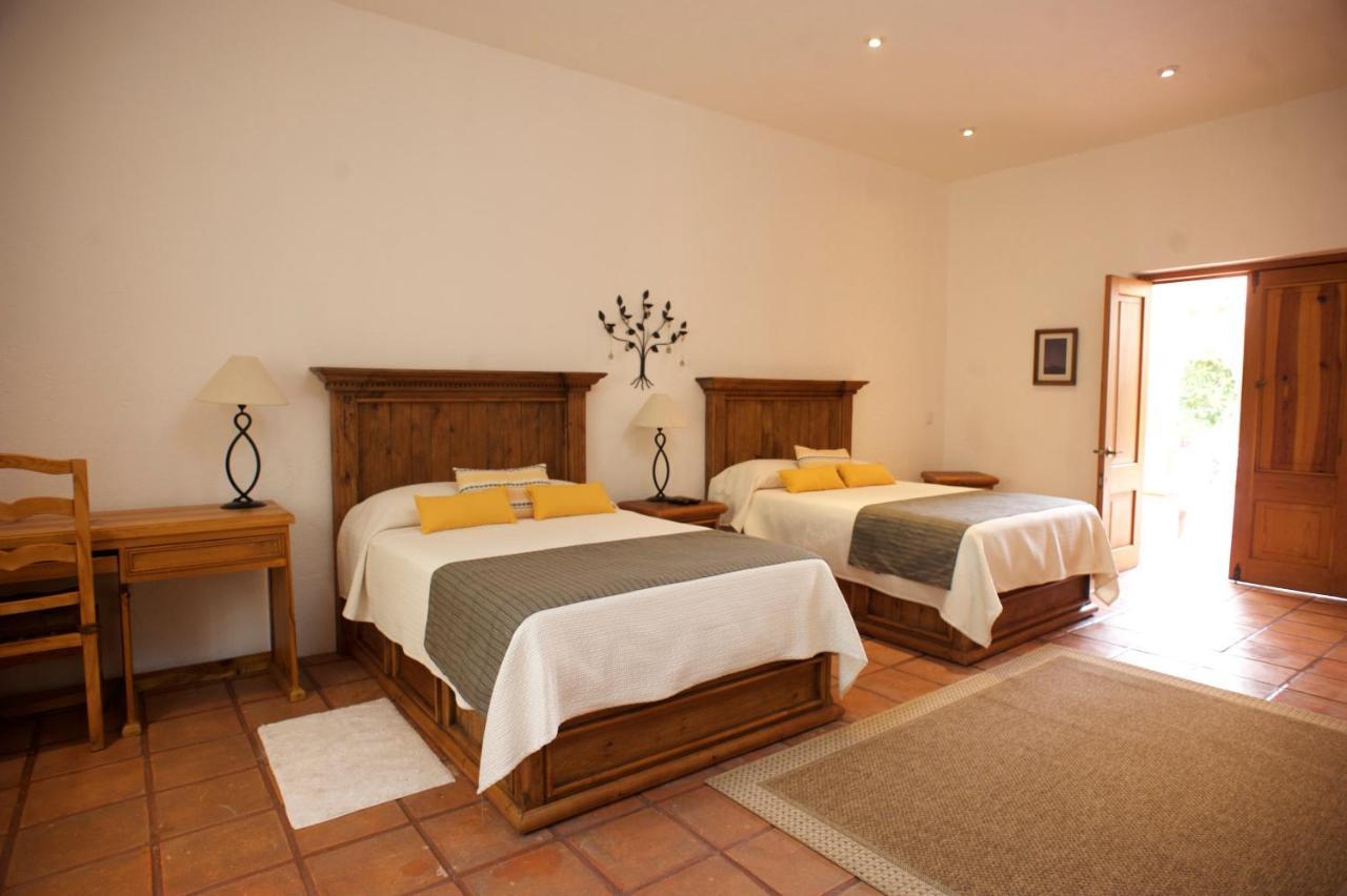 La Casona De Los Colibries El Pueblito  Bagian luar foto